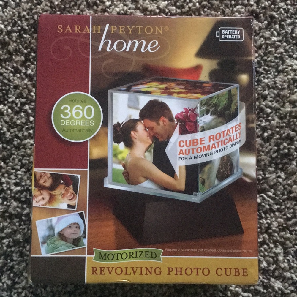 Sarah Peyton photo cube